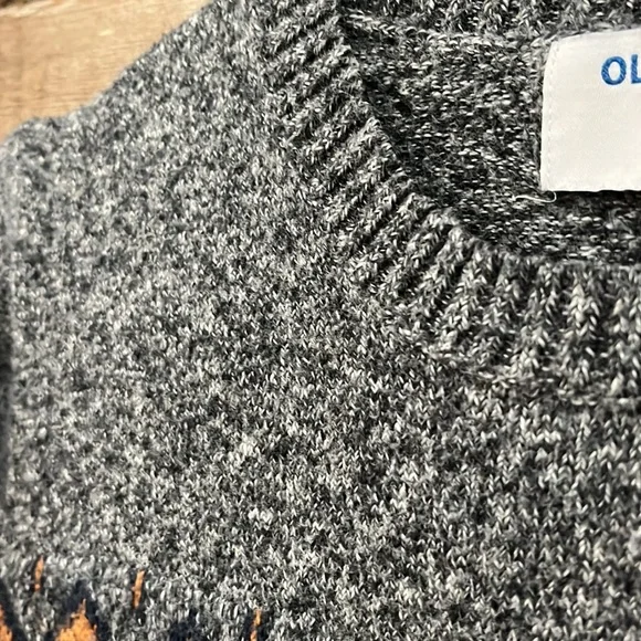 Boys fluffy sweater and matching hat - Picture 4 of 8